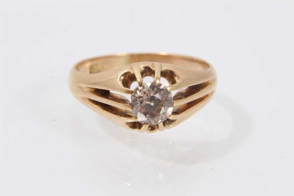 Lot 556 - Diamond solitaire ring