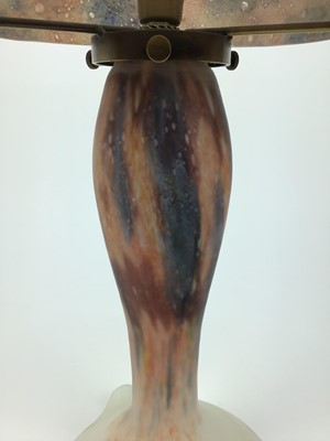 Lot 25 - Large art glass lamp in the form a jellyfish