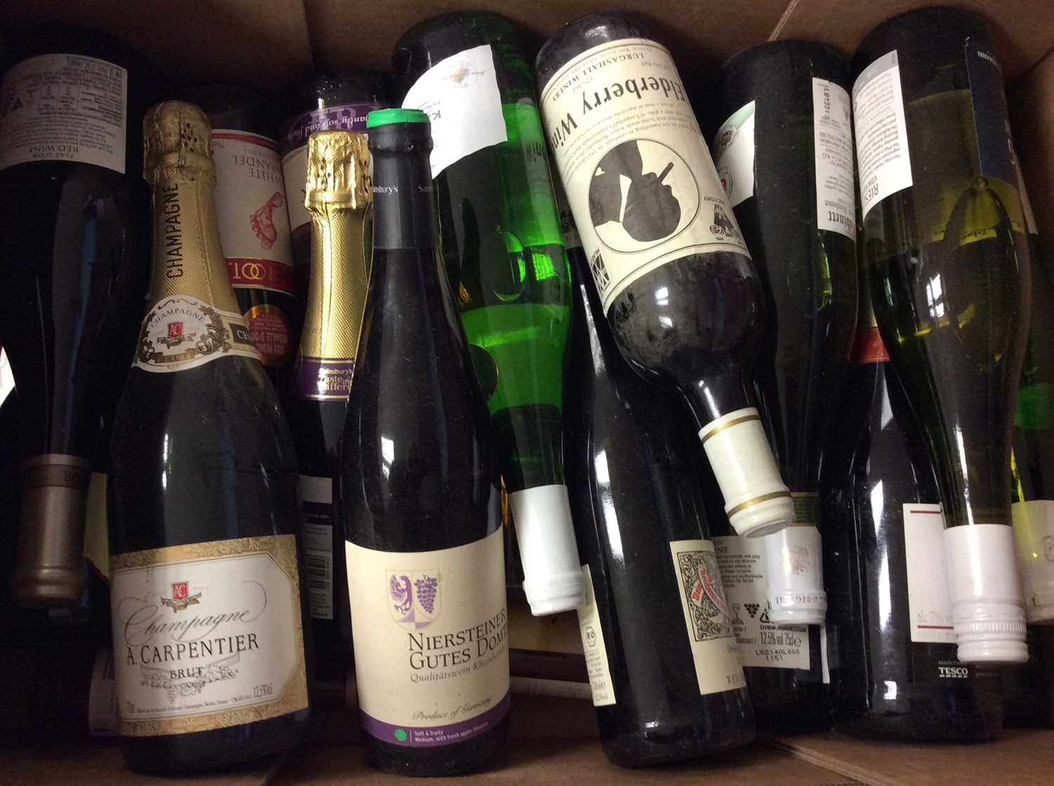 Lot 393 - Large quantity of wine