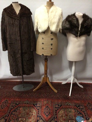 Lot 1810 - Vintage cropped fox fur capelet, similar white fur capelet plus squirrel fur coat.