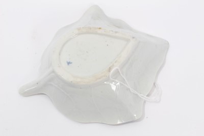 Lot 1 - Worcester blue and white leaf shaped pickle dish