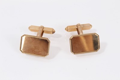 Lot 498 - Pair of 9ct gold cufflinks