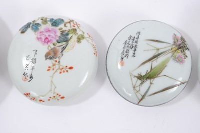 Lot 16 - Small collection of Chinese porcelain
