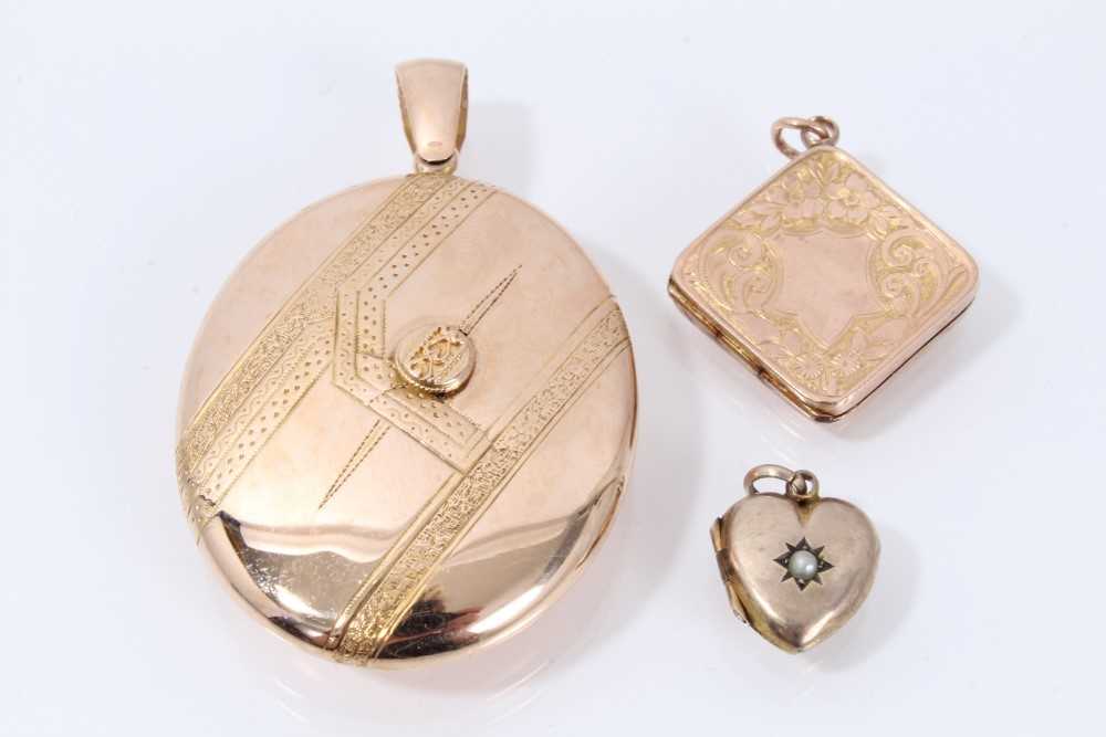 Click H Locket Lot 521 - Three Victorian gold lockets