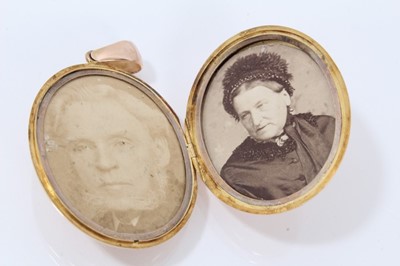 Lot 521 - Three Victorian gold lockets