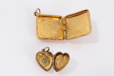 Lot 521 - Three Victorian gold lockets