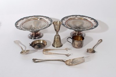 Lot 251 - Early 20th Century American silver double ended spirit measure of bell form, stamped Sterling, together with silver a silver cup and flatware