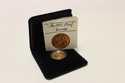 Lot 490 - G.B. - The Royal Mint gold proof sovereign 1982 (N.B. in case with Certificate of Authenticity) (1 coin)