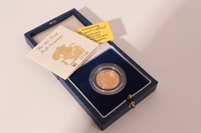Lot 493 - G.B. - The Royal Mint issued gold proof half sovereign 1985