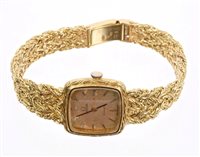 Lot 797 - Ladies' Omega 18ct gold quartz wristwatch on...