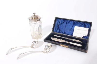 Lot 316 - Pair of Edwardian silver butter knives with engraved decoration and mother of pearl handles, in velvet lined fitted case, (Birmingham 1904), maker Adie & Lovekin Ltd together with a pair of silver...