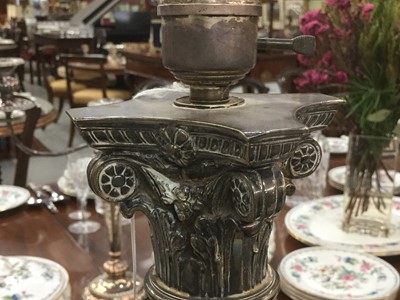 Lot 353 - Good quality late Victorian silver plated Corinthian colomn table lamp with floral swag and reeded decoration 53 cm high including light fitting