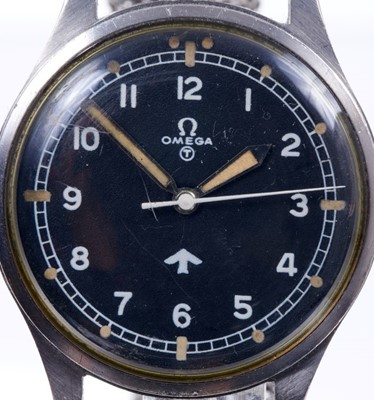 Lot 584 - Omega Air Ministry 6B pilot's wristwatch, the black dial with white enamel Arabic numerals and outer track recording minutes and seconds, luminous dot hour markers and luminous steel hands with cen...