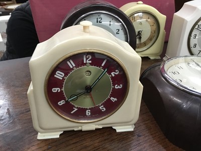 Lot 108 - Group of various Bakelite mantel clocks (7)