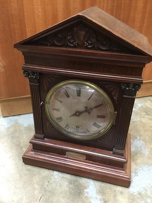 Lot 148 - German mantel clock