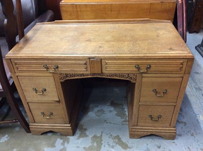 Lot 111 - Early 20th century oak desk/dressing table