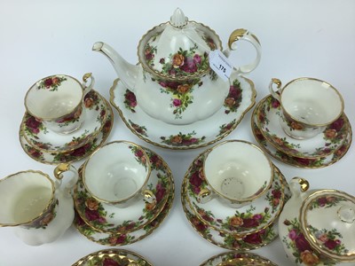 Lot 175 - Royal Albert Old Country Roses teaset