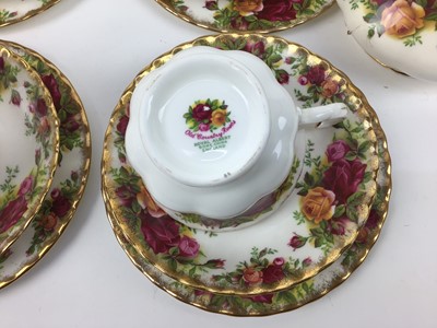 Lot 175 - Royal Albert Old Country Roses teaset