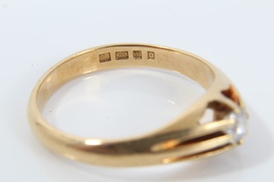 Lot 87 - 18ct gold diamond single stone ring