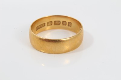 Lot 90 - 22ct gold wedding ring