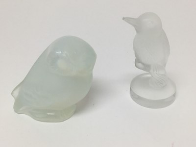 Lot 588 - Modern Lalique opalescent owl paperweight and a Lalique glass kingfisher paperweight