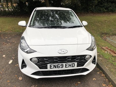 Lot 1 - 2020 (69) Hyundai i10 SE Connect MPI Automatic, 1.0 litre, petrol, automatic, 5 door hatchback, reg. no. EN69 EHD, finished in white, the car has covered just 80 miles. Supplied with V5 showing 0 f...