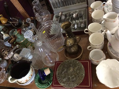 Lot 407 - Mixed ceramics, glassware, Singer sewing machine and sundries