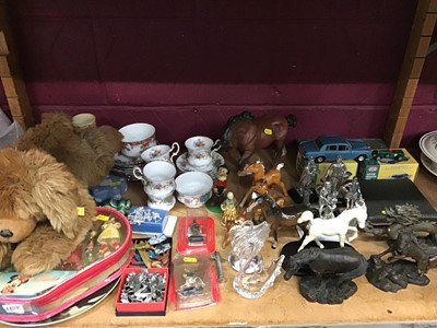 Lot 522 - Royal Doulton horse, two Berwick horses, other ornaments, tea ware and sundries