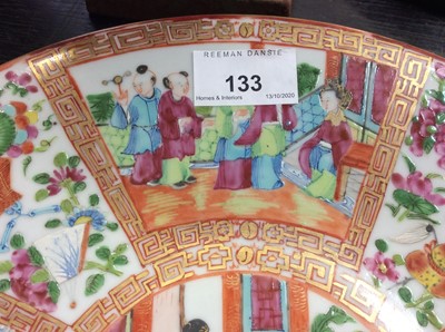 Lot 133 - 19th century Canton porcelain dish