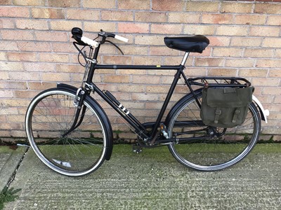 Lot 586 - Vintage Raleigh bicycle