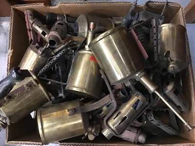 Lot 517 - Quantity of brass blow torches