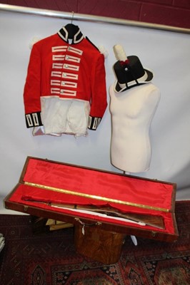 Lot 270 - Good Quality Replica / Re-enactors 1805 Royal Marines Uniform, comprising hat, tunic, rifle, bayonet and ammunition pouch, all supplied in bespoke transit cases