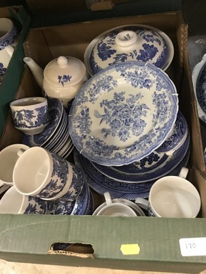 Lot 170 - Collection of antique and modern blue and white transfer printed china to include tea ware and dinner wares