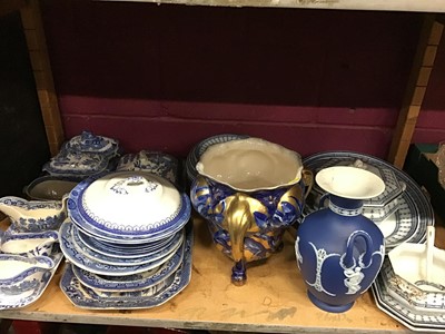 Lot 541 - Selection of blue and white dinner ware plus planter