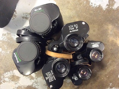 Lot 439 - Three pairs binoculars including Carl Zeiss, Prinzlux and Oculus Hoya