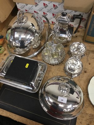 Lot 28 - Mixed group of silver plate to include a meat cover, egg cruet and other items
