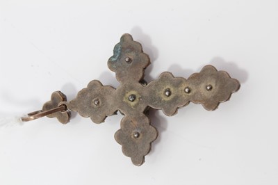 Lot 241 - 19th century Bohemian garnet cross pendant