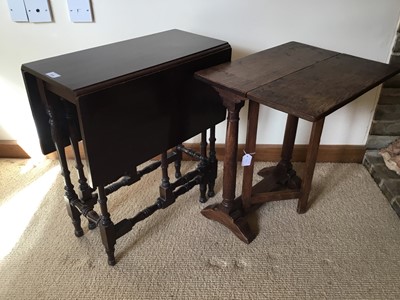 Lot 975 - Edwardian mahogany Sutherland table with turned supports