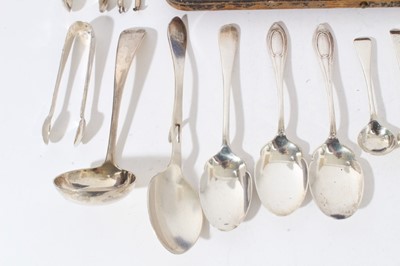 Lot 95 - Pair of George V silver Old English pattern salad servers with engraved armorials, (Sheffield 1914), maker Hukin & Heath, together with