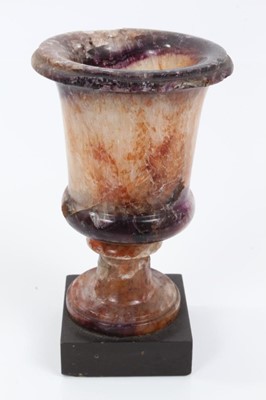 Lot 252 - 19th century Derbyshire blue John campagna urn