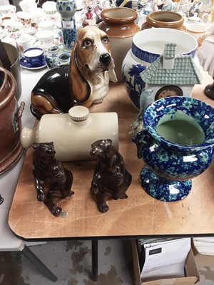 Lot 293 - Delft style tulip vase, model of a beagle and other items