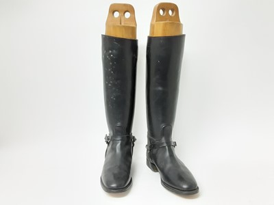 Lot 974 - Pair of black leather hunting boots with trees