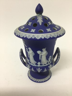Lot 282 - 19th century Wedgwood urn and cover