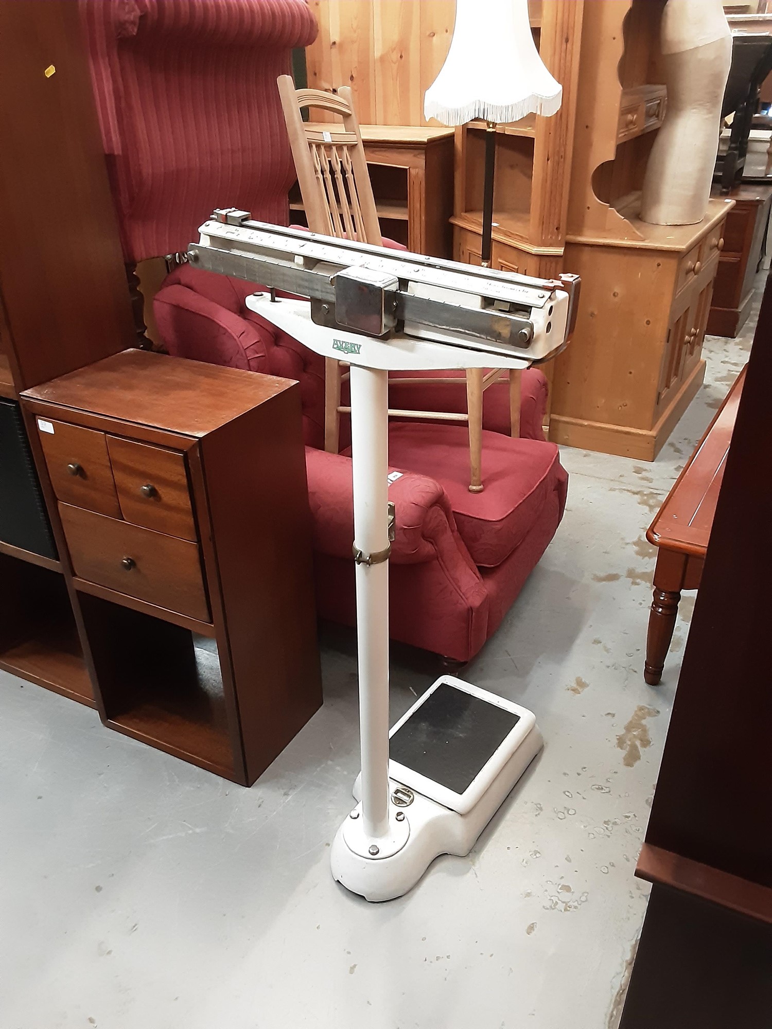 Lot 136 Avery doctors scales