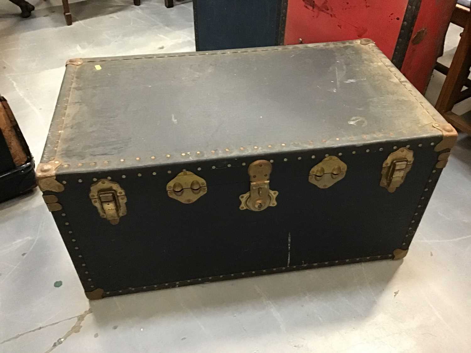 Lot 899 - Travelling trunk