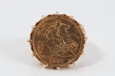 Lot 70 - Edward VII gold half Sovereign, 1907, in 9ct gold ring mount