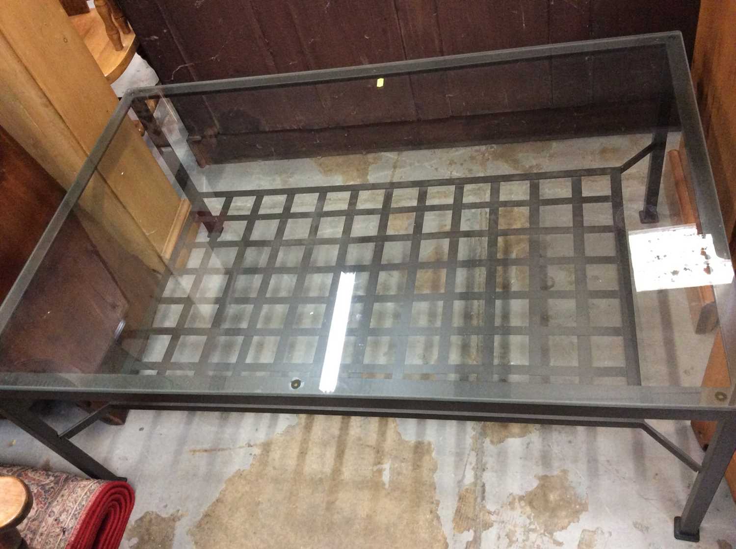 Lot 152 - Contemporary glass topped coffee table