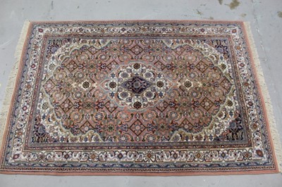 Lot 868 - Persian style rug