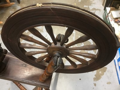 Lot 106 - Antique spinning wheel