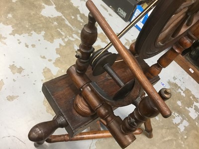 Lot 106 - Antique spinning wheel